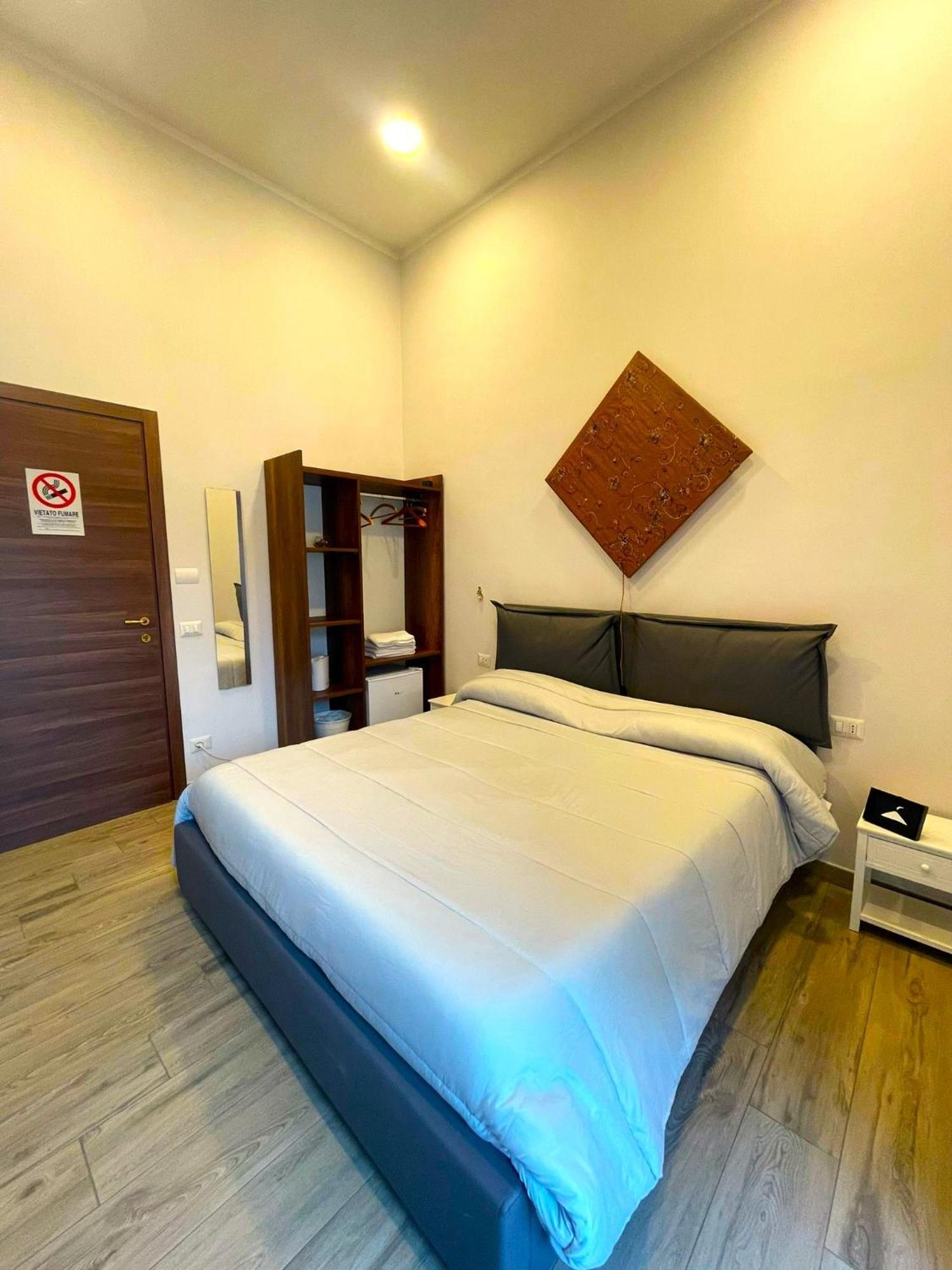 Casa Agnese B&B Napoli Bagian luar foto