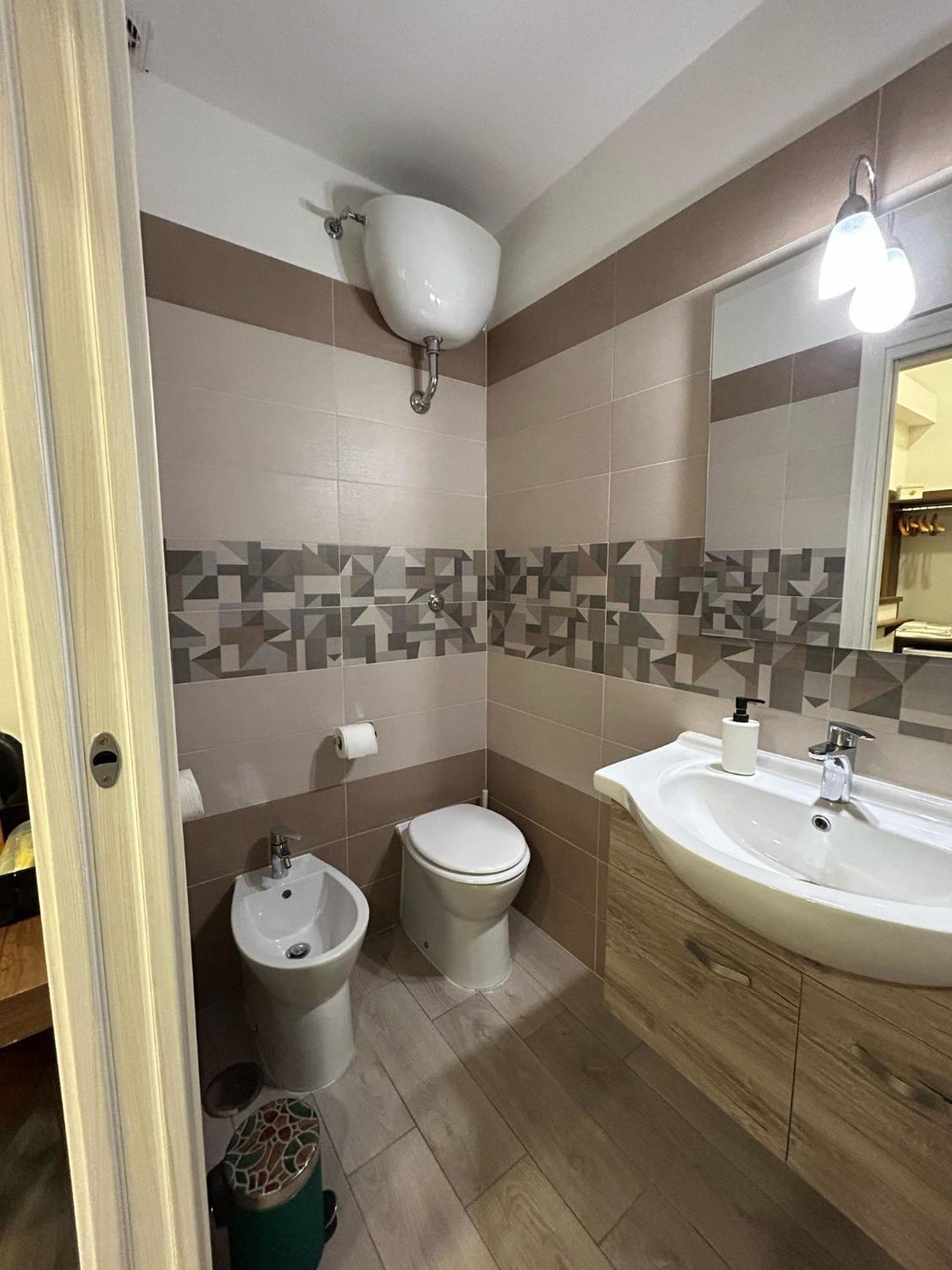 Casa Agnese B&B Napoli Bagian luar foto